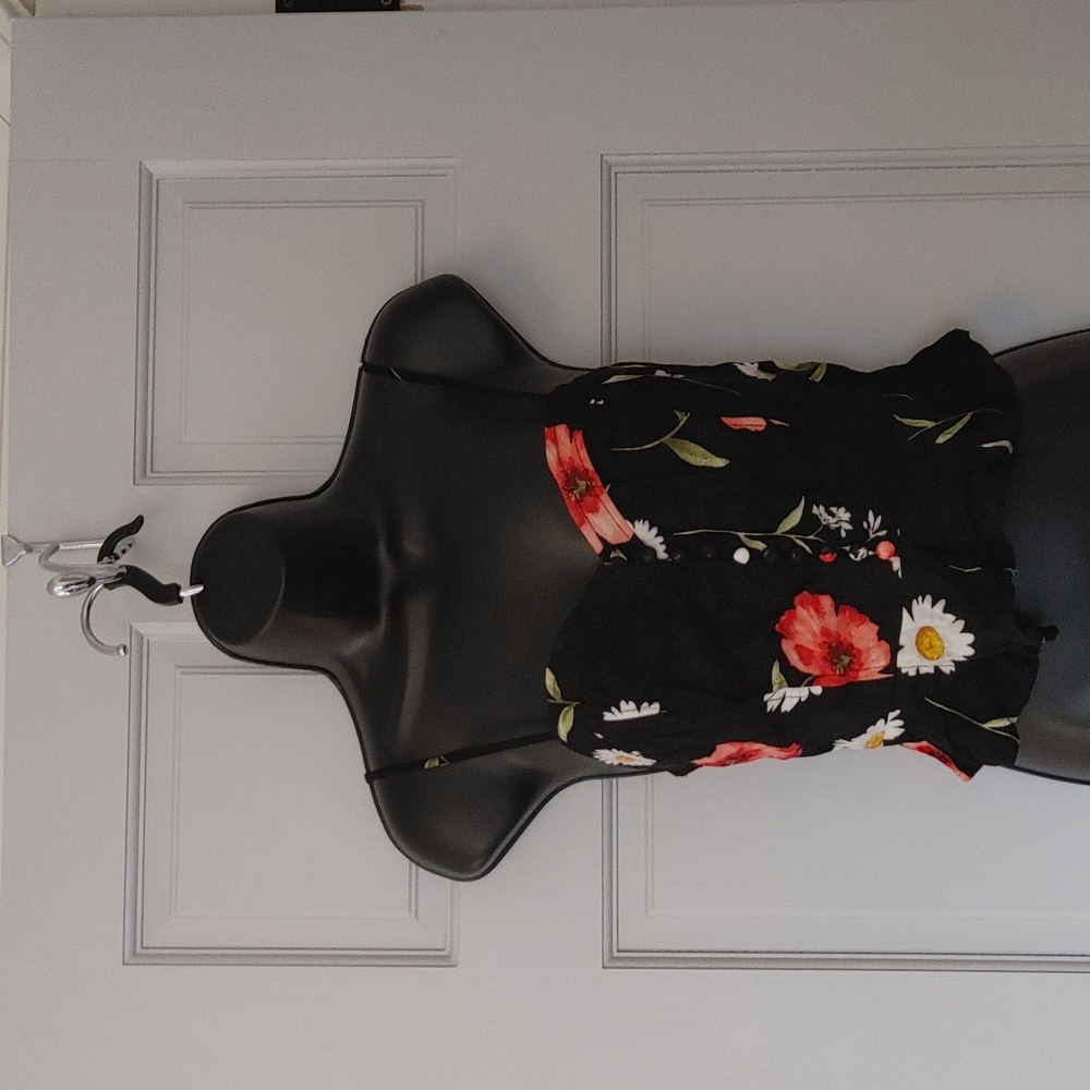 FOREVER 21 crop top (adjustable straps)